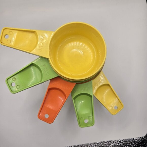Vintage 70s Tupperware Measuring Cups Set Green Orange Yellow Retro - Picture 1 of 4